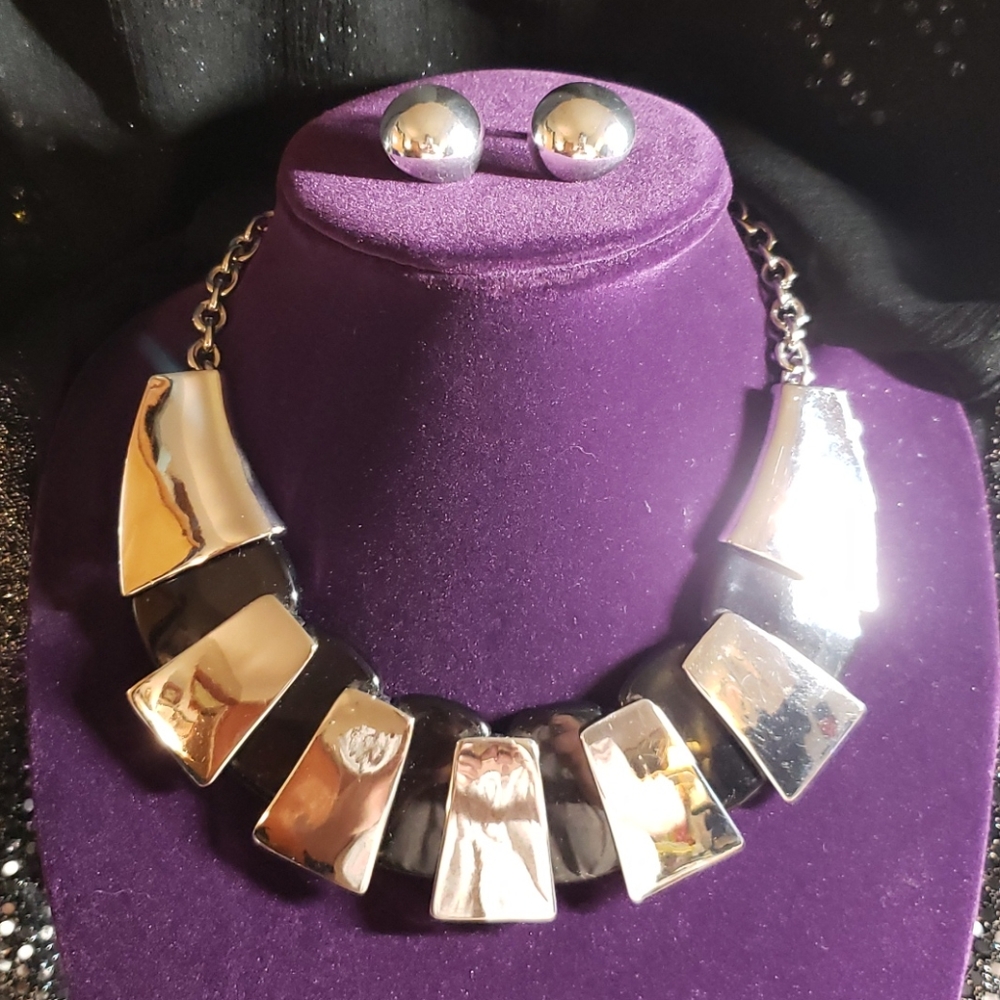 Vintage 1980-1990 Fanned Style 18" Necklace